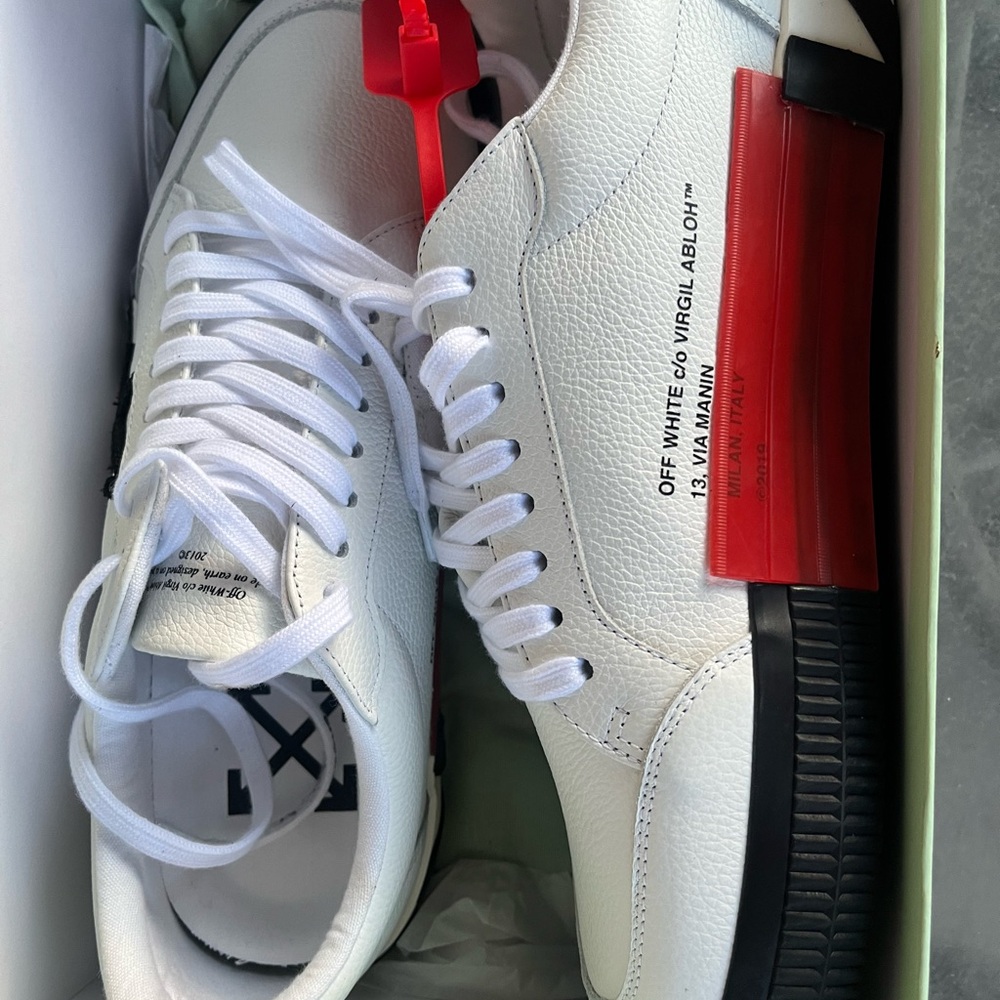 Off-White Men's White and Black Sneakers with Red Detail size 12.5, EU 46